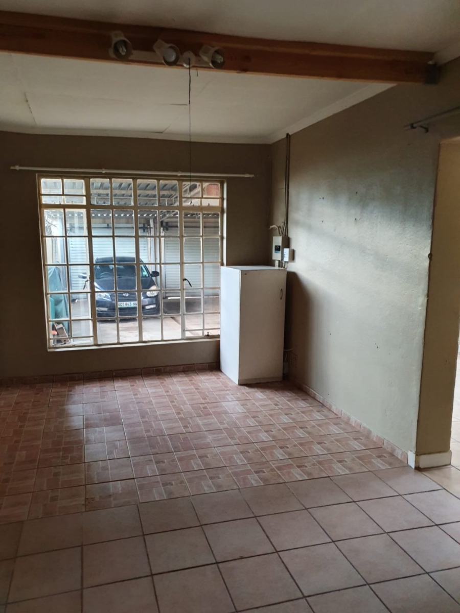 3 Bedroom Property for Sale in Geelhoutpark North West